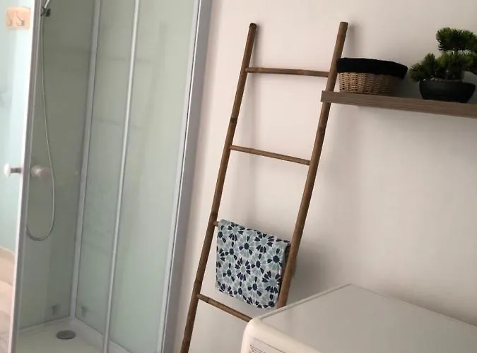 L'ensoleillade Du Pont Du Gard Vers Pont du Gard